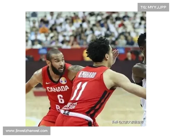 加拿大男篮美洲杯夺冠庆祝时刻 乔治全身浇香槟欢乐无限